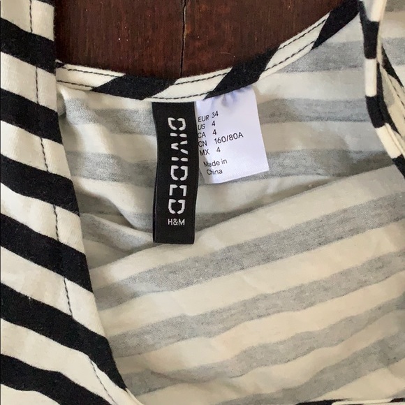 Black and White Strip Flowy Dress - Picture 4 of 4